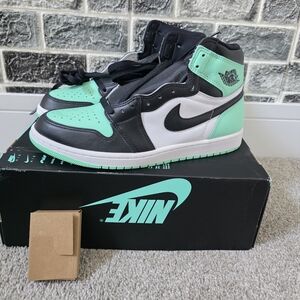 Air Jordan 1 Retro High OG Men's White/Black-Green Low Sneakers Size 10.5